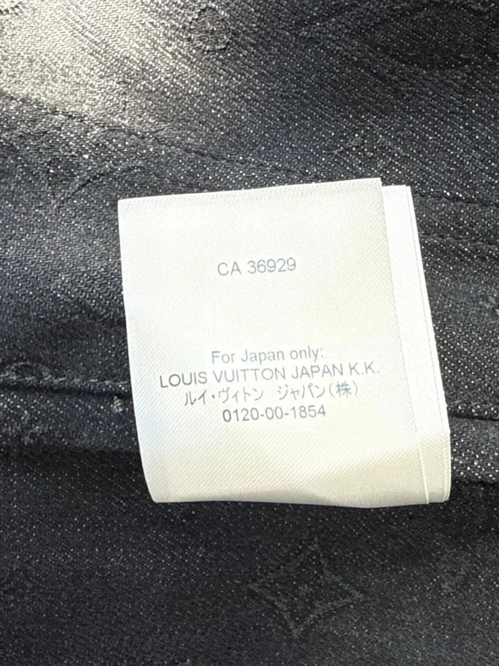 Louis Vuitton size 54